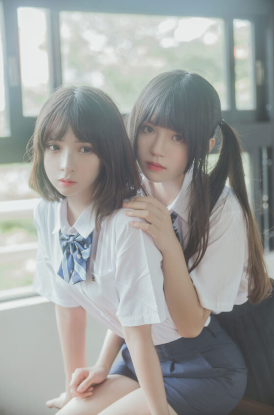 [COSPLAY] 桜桃喵 疯猫ss – JK百合