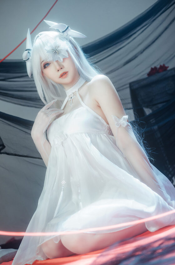 [COSPLAY] 焖焖碳&Tomoyo酱 – 碧蓝航线 埃姆登 双黑白夜之主