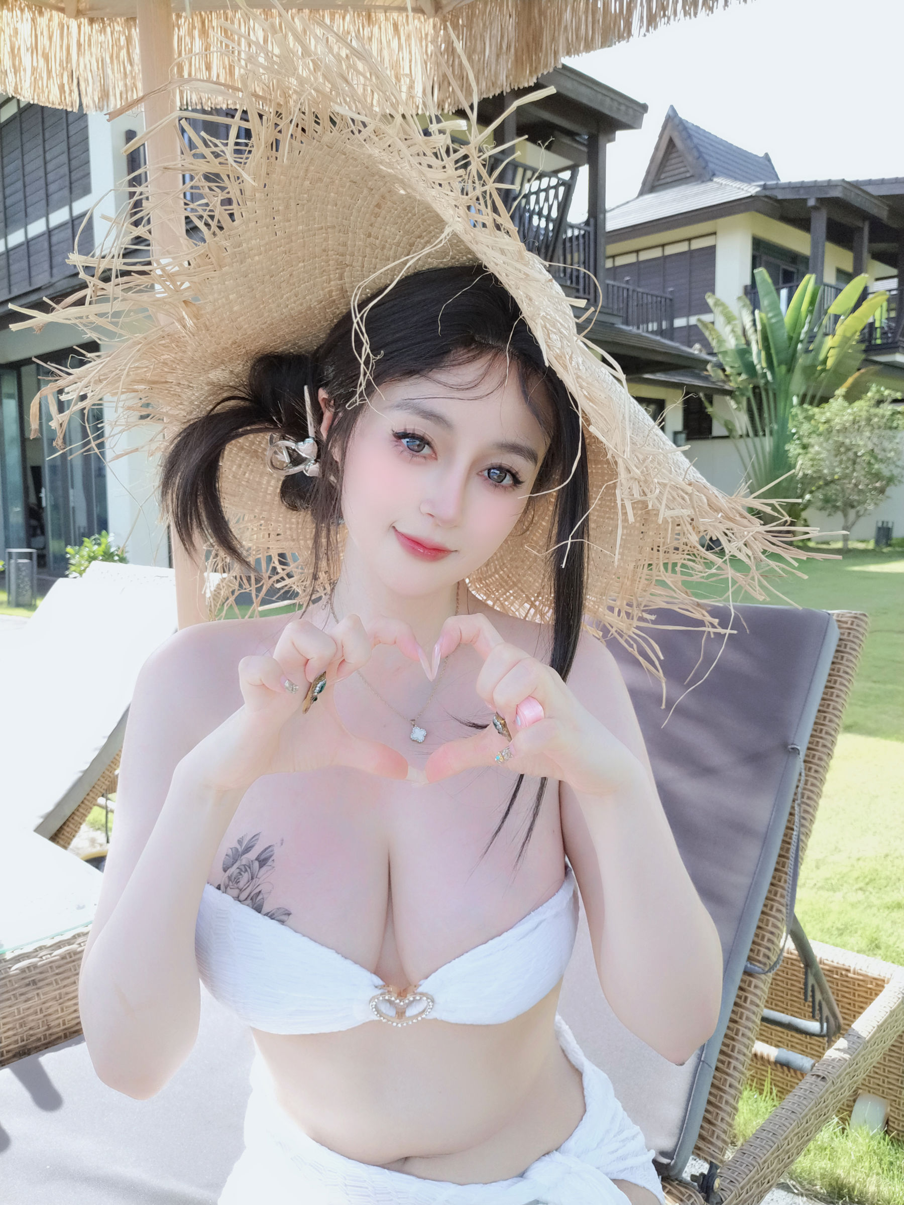 [COSPLAY] Coser小姐姐白银 – 女朋友的泳衣