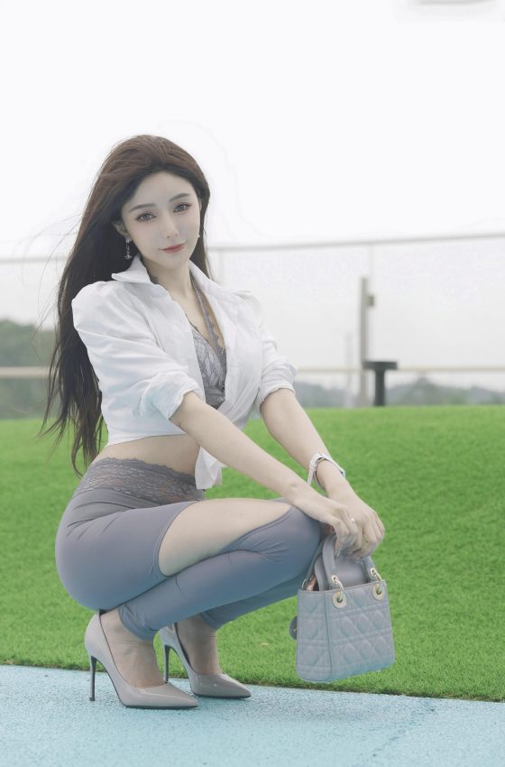 [秀人内购] 王馨瑶 诱人私拍福利 三重奏
